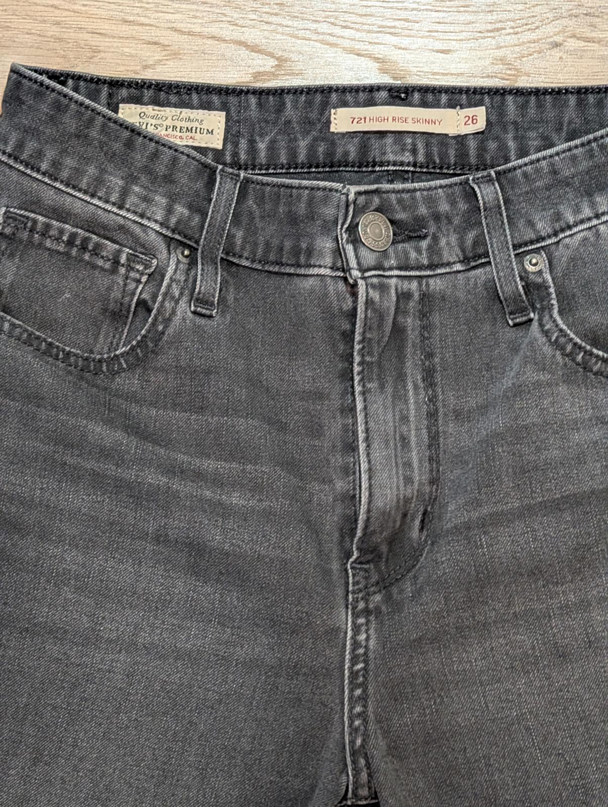 Levi's Women's 721 High Rise Skinny Jeans - Black - Size 26W 30L