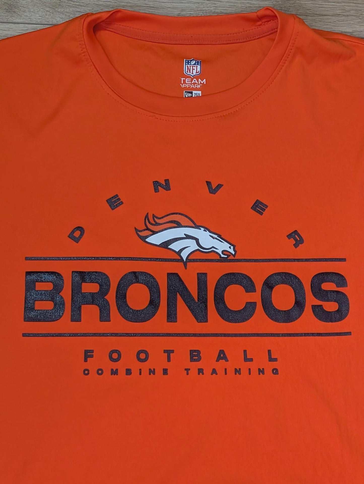 NFL Team Apparel Men's Denver Broncos T Shirt - Orange - Size Small