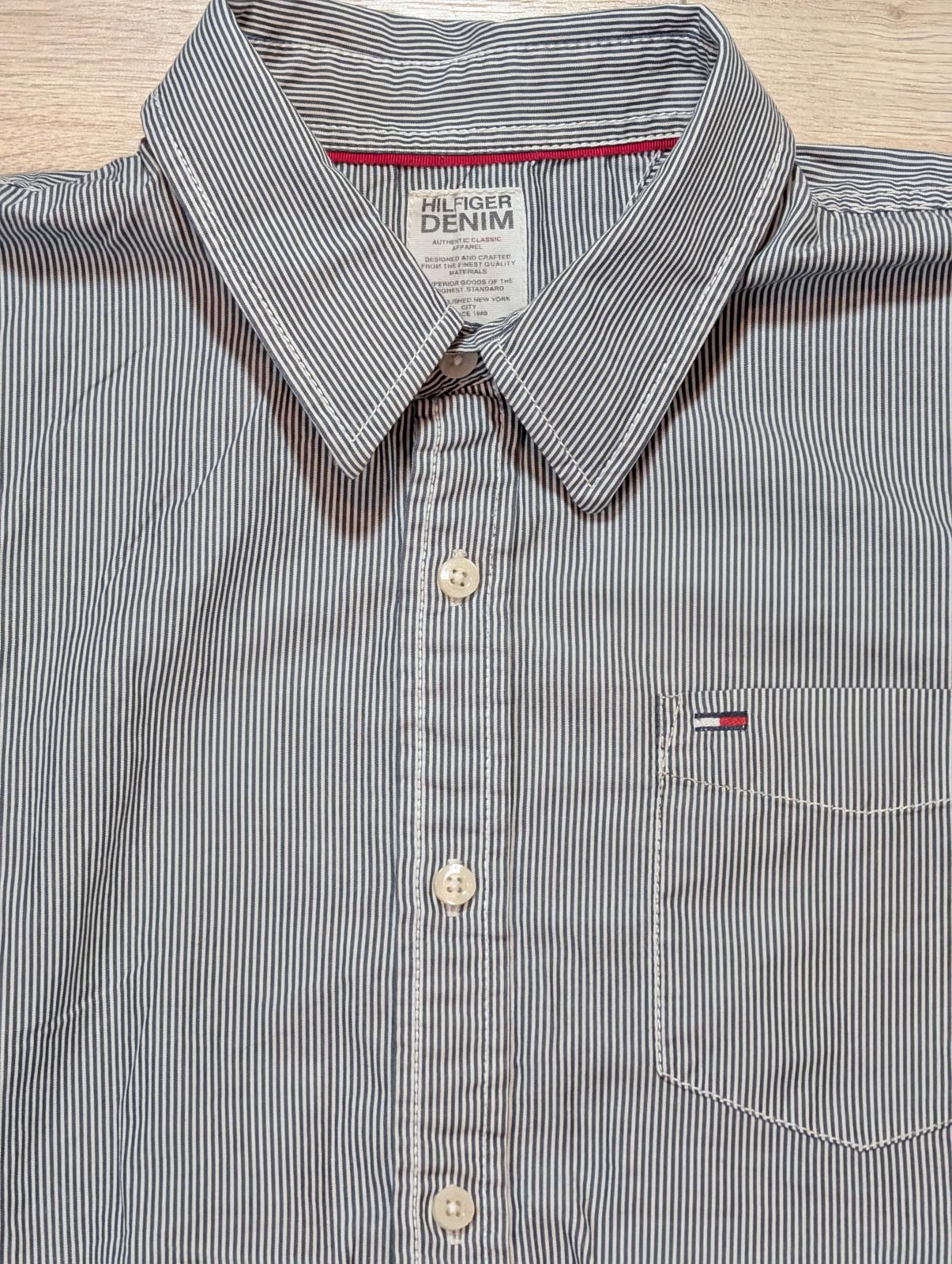 Tommy Hilfiger Men's Striped Shirt - Navy - Size Large