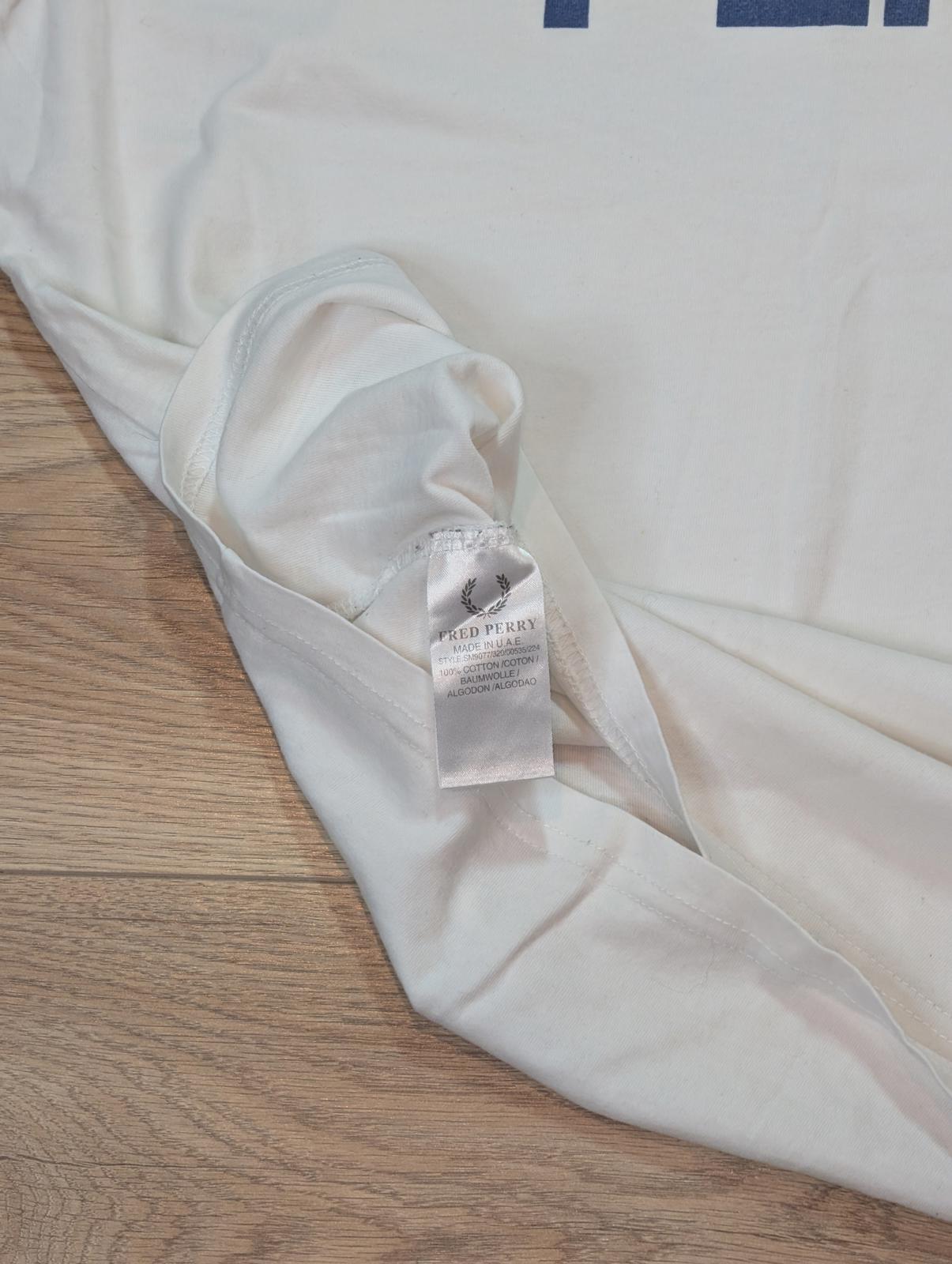 Fred Perry Men's T Shirt - White - Size Medium